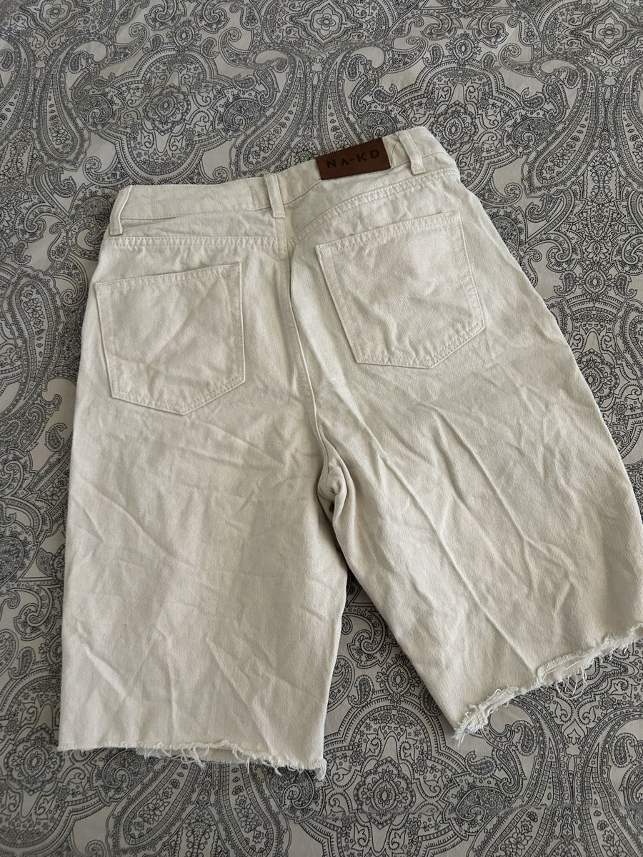 Na-kd Jeans: Bermuda Nakd taille 36  – D'occasion à Lausanne par van_l9k7 1