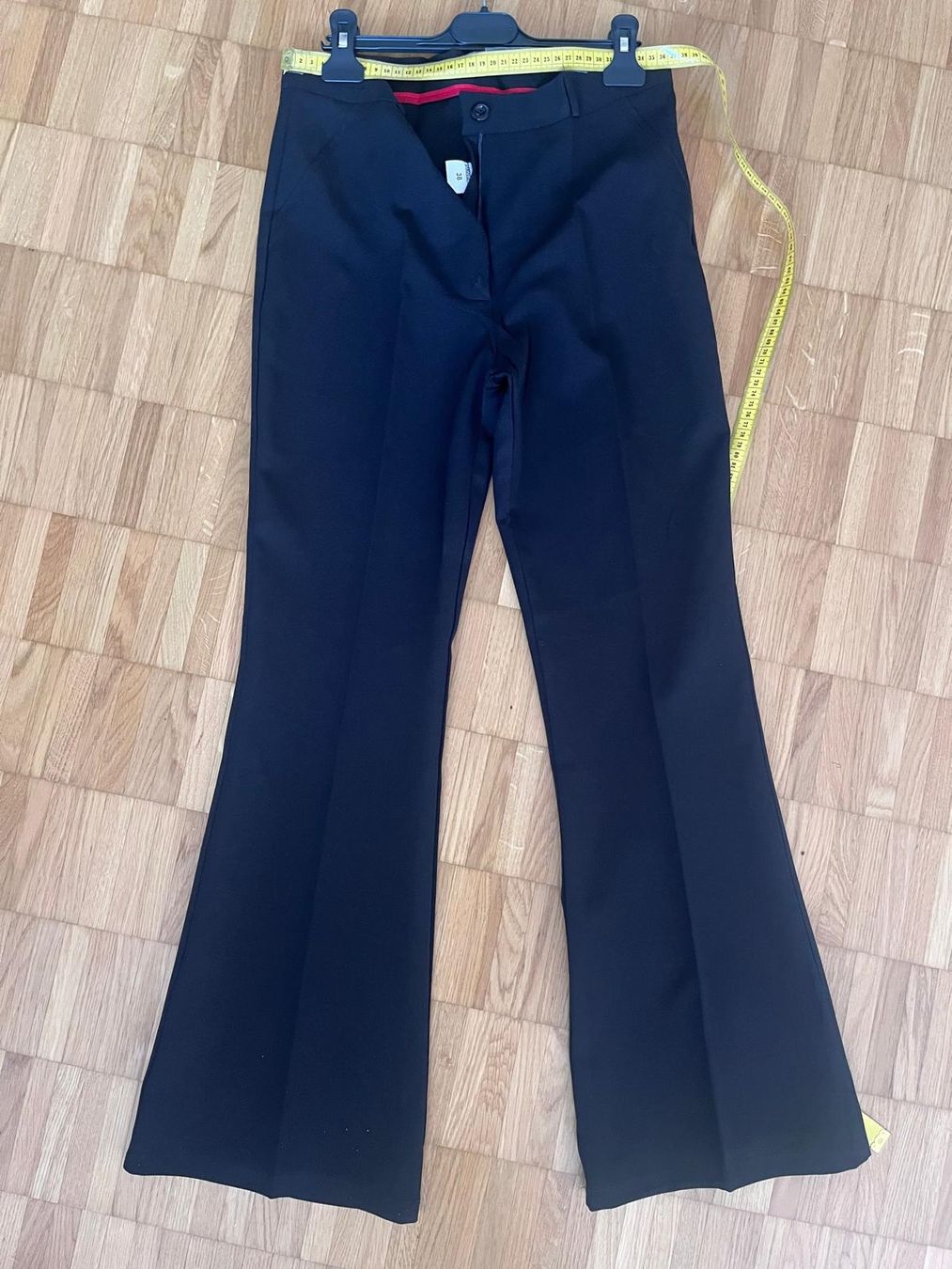 Pantaloni: Pantaloni neri svasati - Nuovo – Nuovo (secondo la descrizione) da Greifensee venduto da acq_tm8q