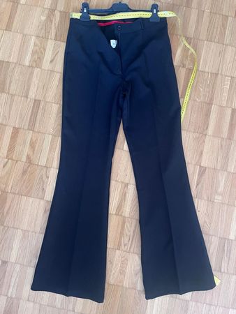 Pantaloni neri svasati - Nuovo