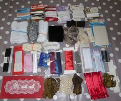 Grosses Nähzubehör-Konvolut: Bänder, Spitzen, Litzen etc.