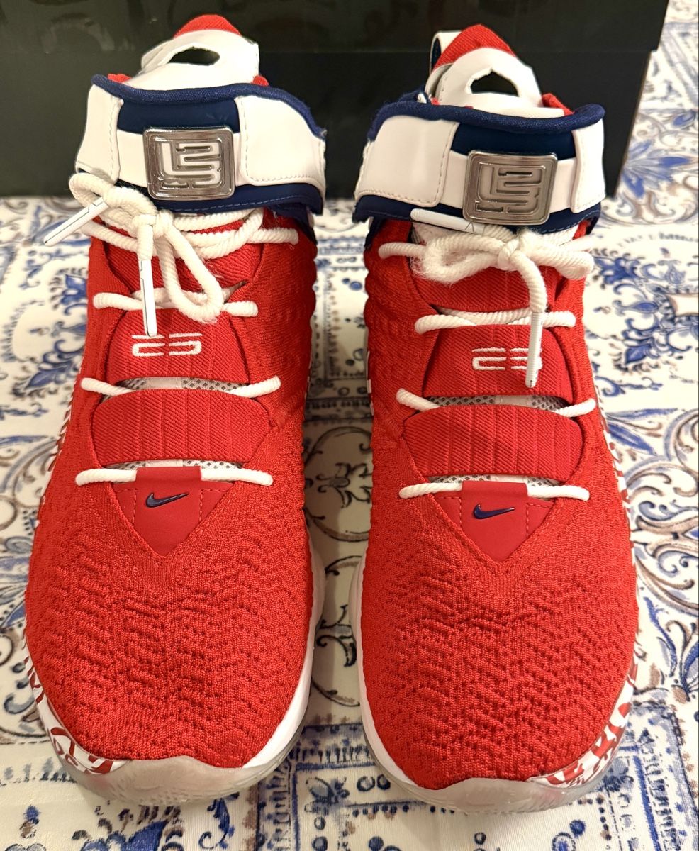 Nike Scarpe da uomo: Nike LeBron XVII Red Graffiti – Nuovo (secondo la descrizione) da Meyrin venduto da mat_y78m 3