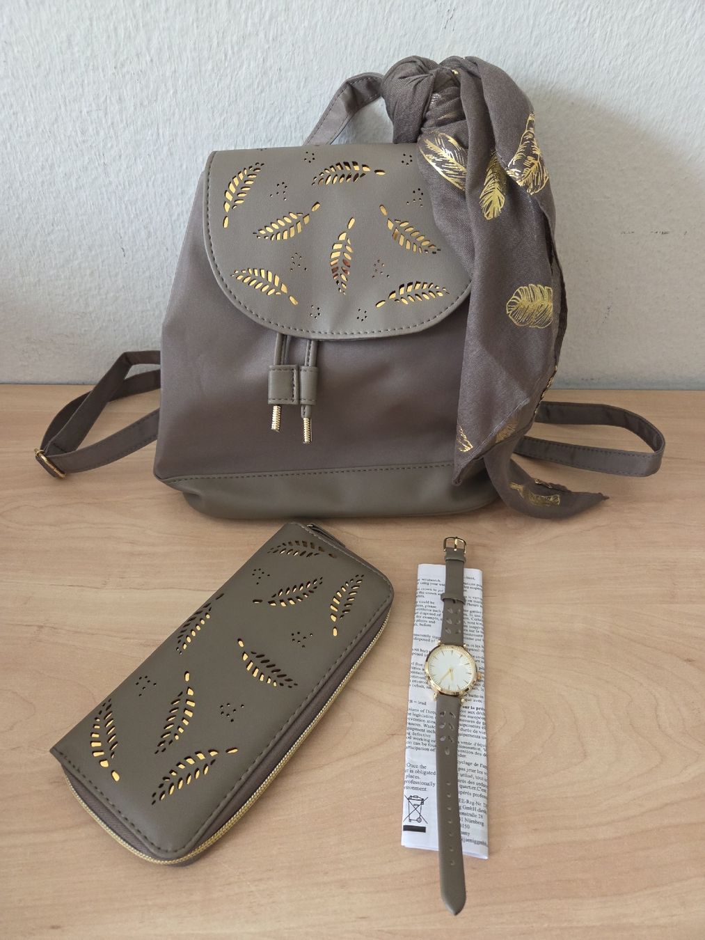 Taschen für Damen: Modische Elegante Rucksack Tasche 4er Set Fabrikneu  – Neu und originalverpackt aus Winterthur von katzen07