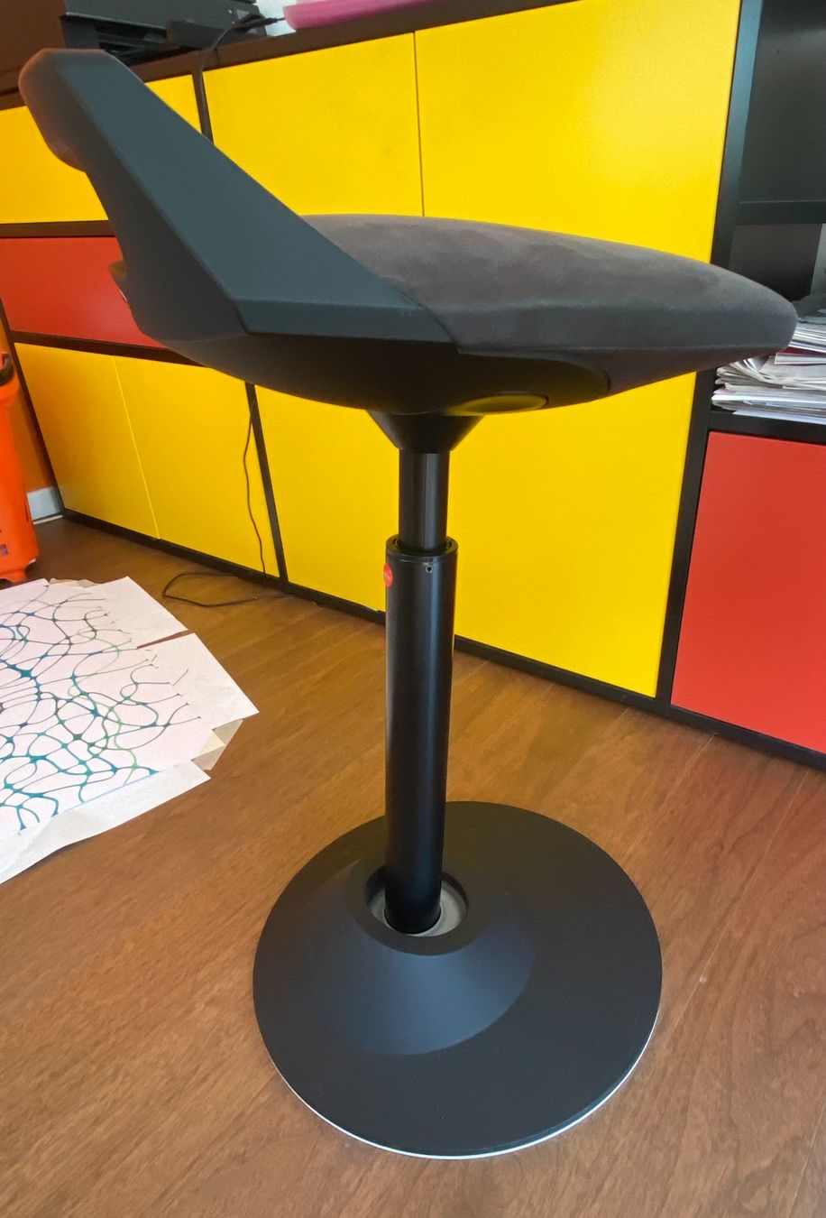 Sgabelli: Stehhocker | ergonomisch | Muvman – Usato da Rämismühle venduto da Goodnightgoa 3