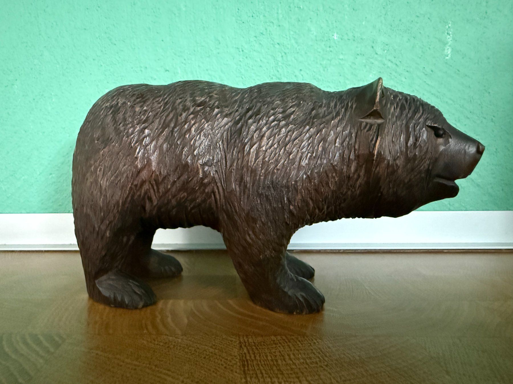 Statuette: Bär Holz  hangeschnitzt  Tierfigur – Usato da Subingen venduto da ArtBead