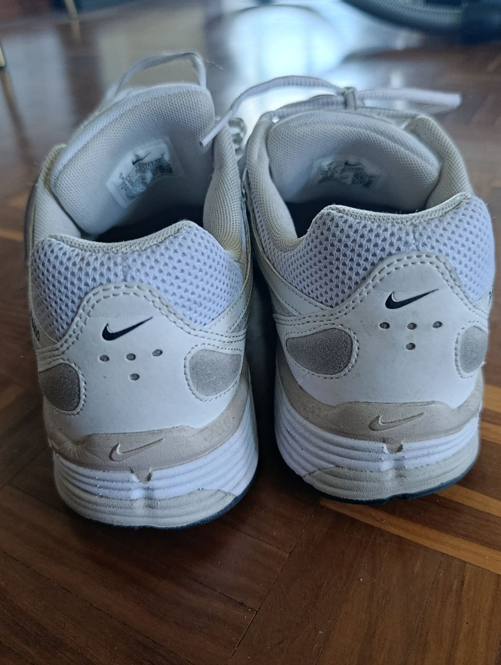 Nike Scarpe da uomo: Nike P-6000 weiss, beige Gr. 40.5 – Usato da Baar venduto da L.isa28 3