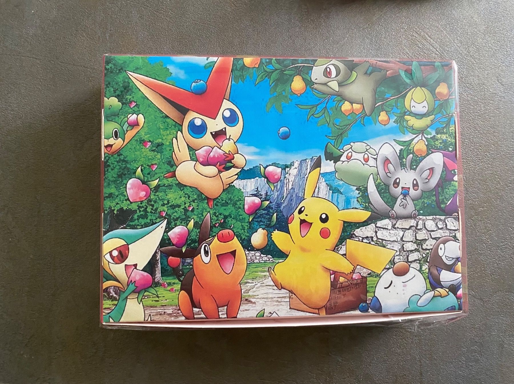 Pokémon Carte collezionabili: 144 Pokémon Figuren inkl. Box – Nuovo e nell'imballaggio originale da Oensingen venduto da CSCollectors 1