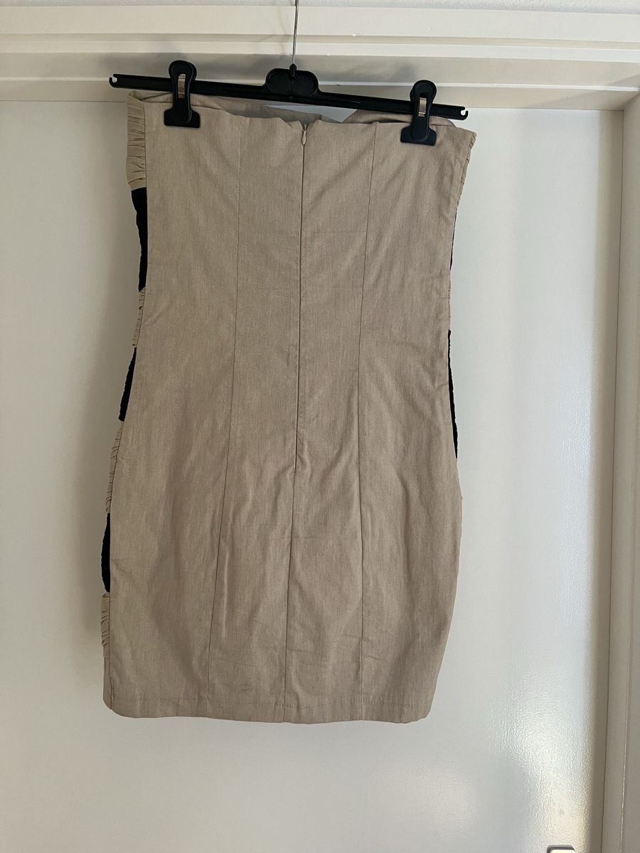 Vestiti: Tubino Rinascimento beige e nero – Usato da Cama venduto da lar_2rh9 1