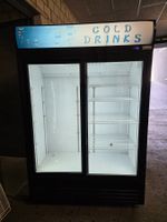 Getränkekühlschrank Amatek Cold Drinks 2  Glastüren .