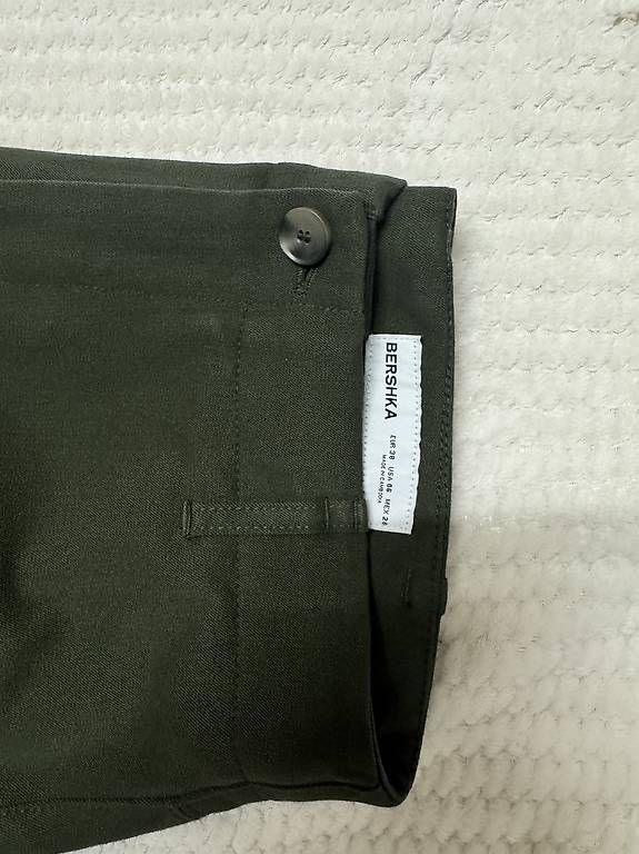 Pantaloni: Bershka Stoffhose  – Usato da Fribourg venduto da hel_7rf2