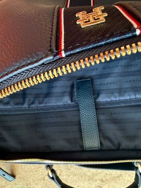 Tommy Hilfiger Borse da donna: Tommy Hilfiger Legacy Workbag Notebooktasche – Nuovo (secondo la descrizione) da Massagno venduto da Hillary 4