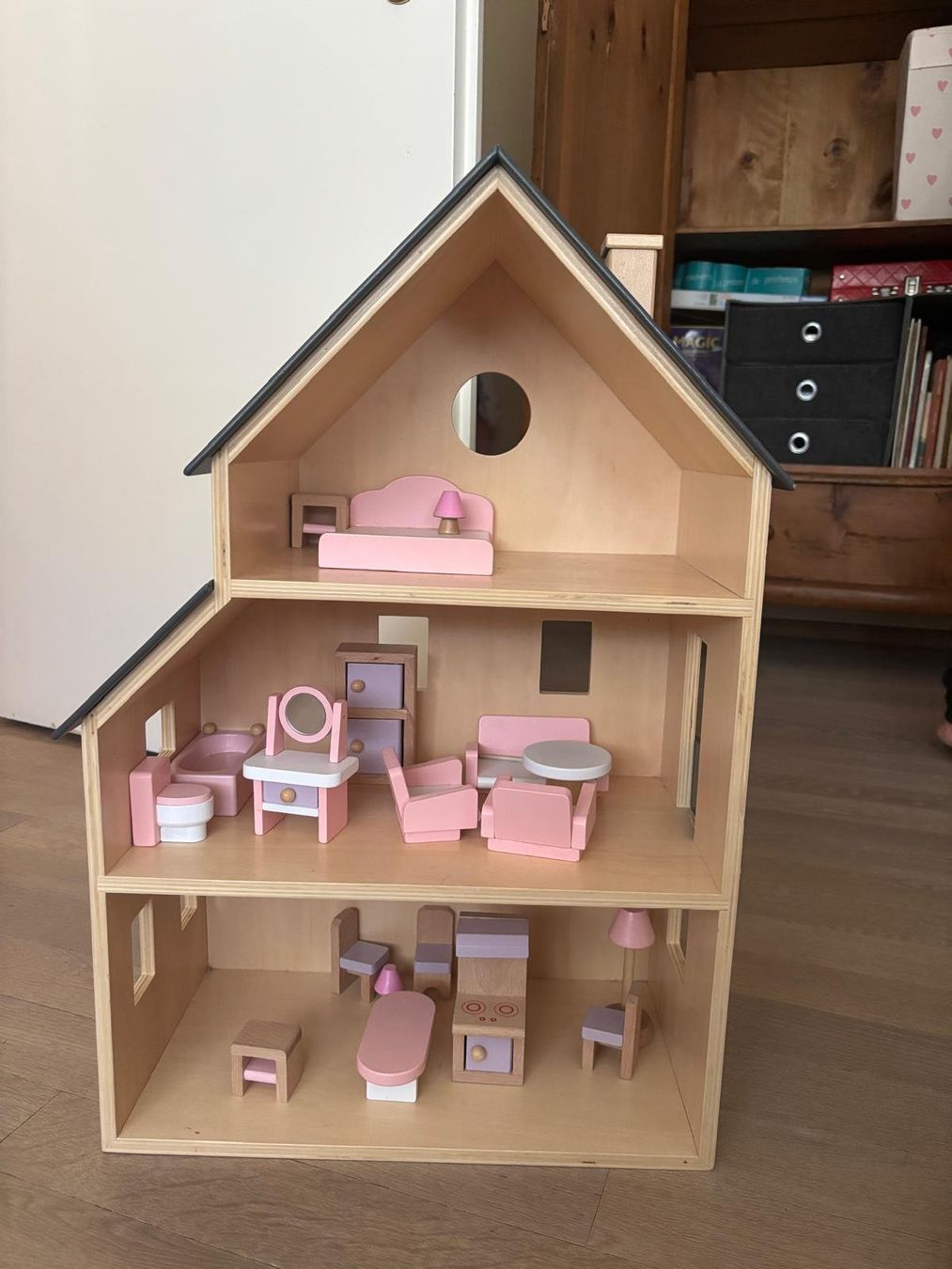 Puppenhäuser & -möbel: Sebra Puppenhaus – Gebraucht aus Basel von Shawnee0 1