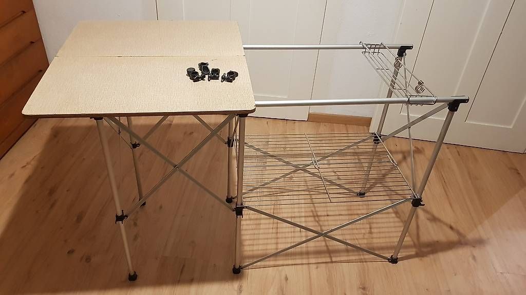 Cucine complete: Support de réchaud de camping avec plan de travail – Usato da Genthod venduto da sol_pl8m