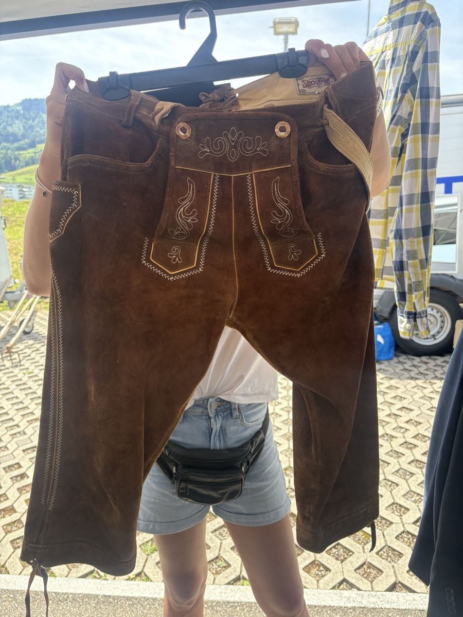 Lotti di vestiti: Oktoberfest Kombi Gr. M – Usato da Lachen SZ venduto da Nazeh