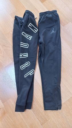 2 Jordan Jogginghosen, Schwarz, Gr. 163-175 (13-15 Jahre)
