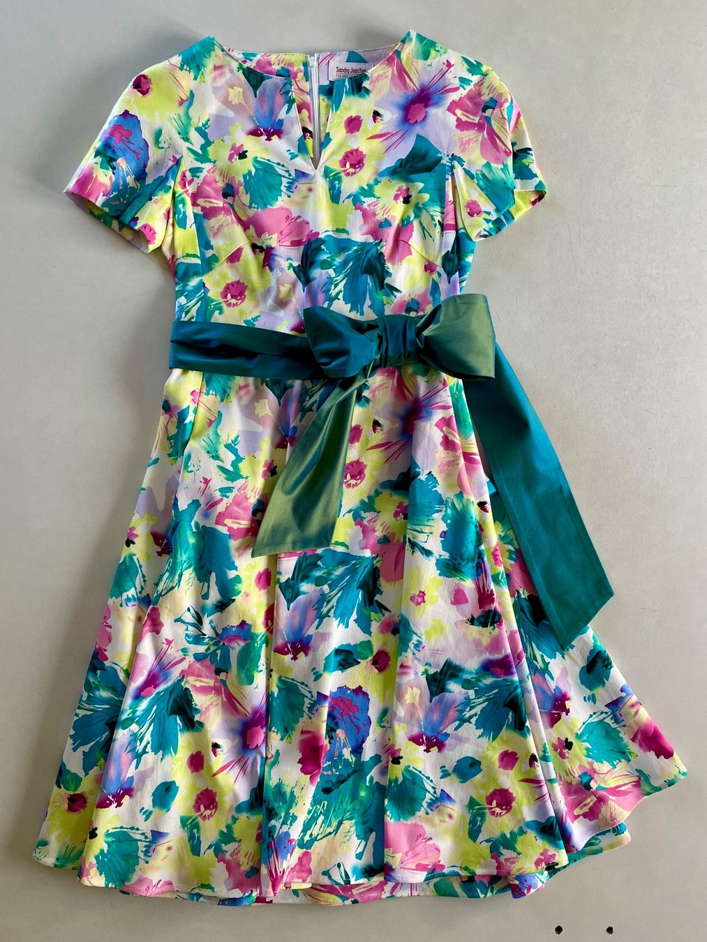 Vestiti: Sommerliches Designer Blumenkleid, Gr. 38 – Nuovo e nell'imballaggio originale da Au ZH venduto da san_szf5 1