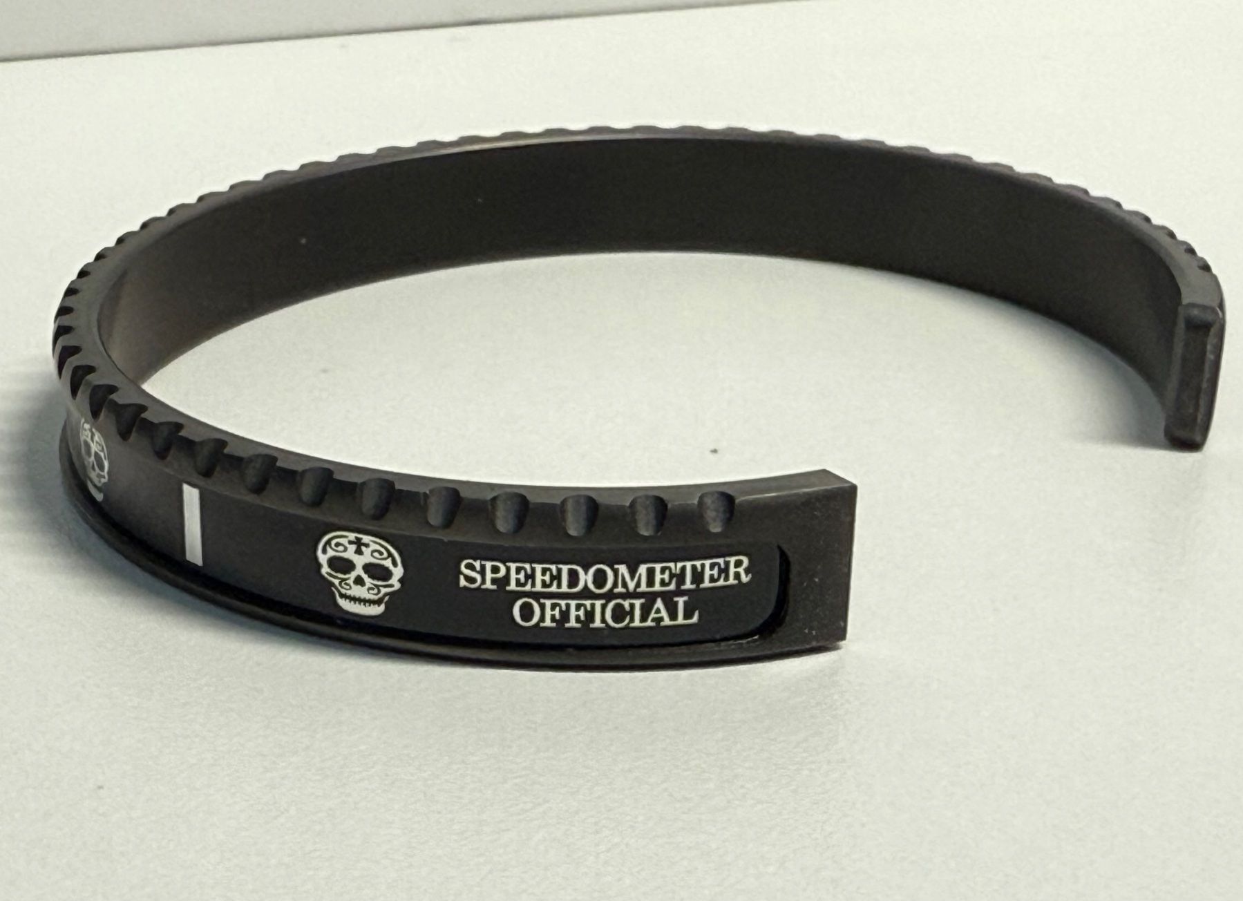 Bracciali & Braccialetti: Bracelet Speedometer Skull Noir – Usato da Denges venduto da peumens 2
