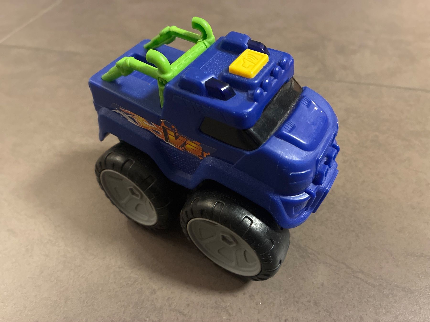 Spielzeuge: Cooles Spielzeugauto, Monstertruck – Gebraucht aus Guntershausen von Gloominati 1