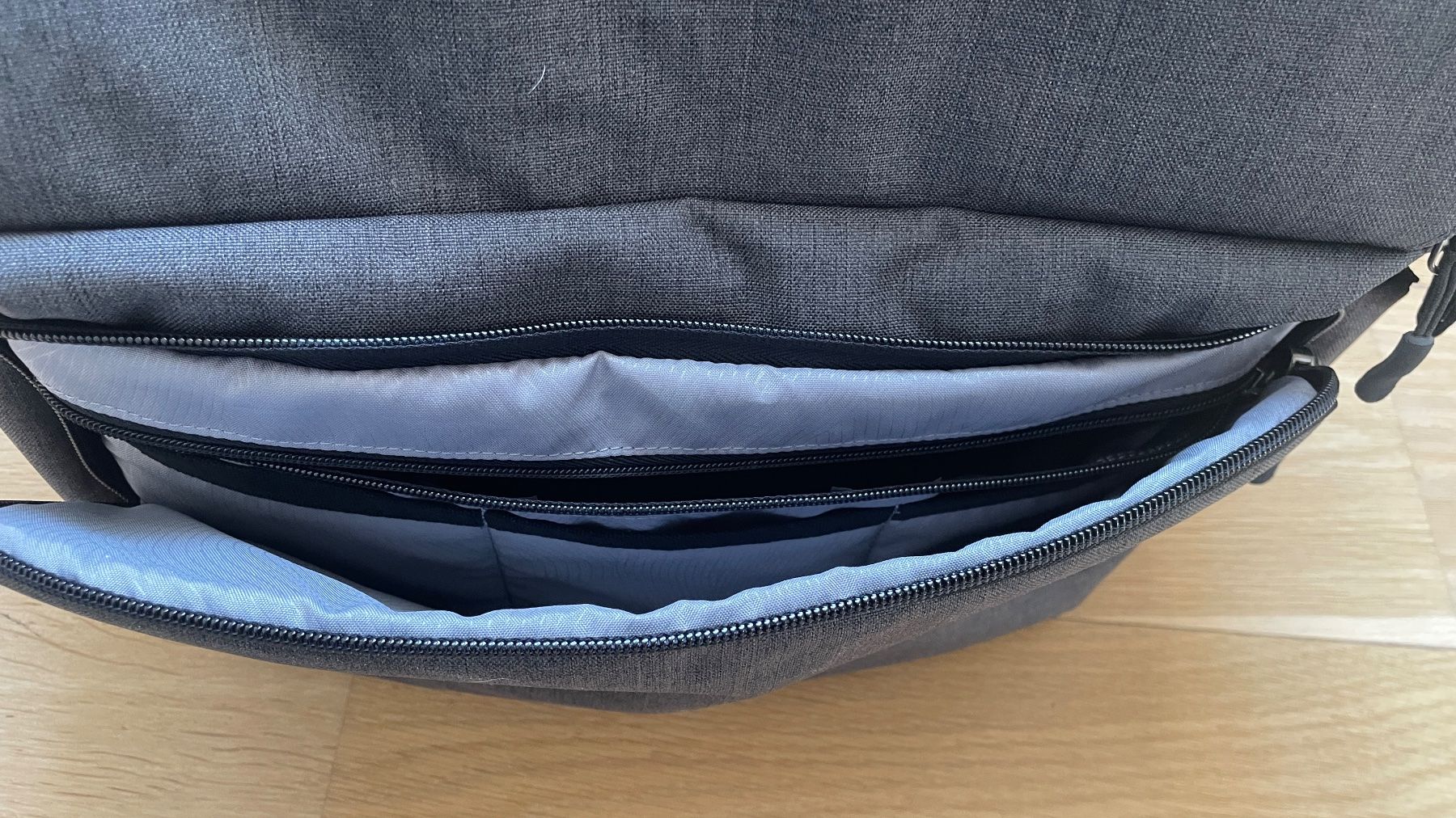 Borse: Sac Case Logic pour gris pour ordinateur, comme neuf, gris – Usato da Jussy venduto da Retrove 5