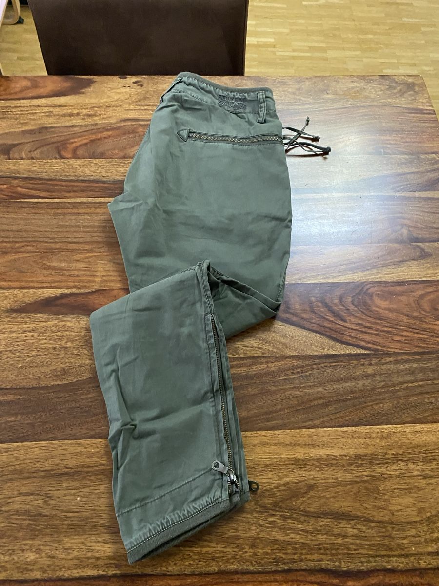 Diesel Hosen: Diesel Damenhose Gr. 28 – Gebraucht aus Zürich von Nutla 2