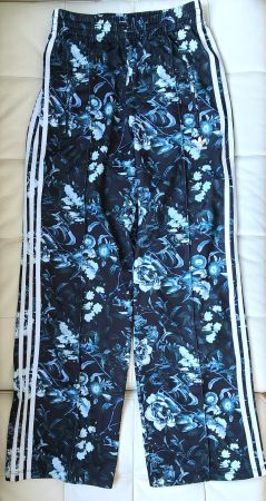 Adidas Flower Trainerhose / Jogginghose /Damen / Gr. 30/32