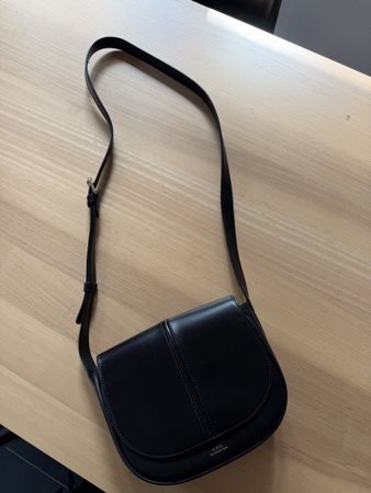 APC Betty Handtasche