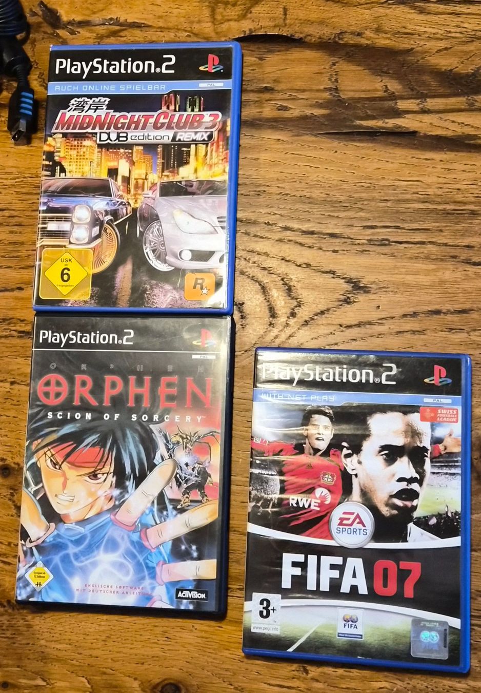 Sony Consoles: Pinke Playstation 2 Konsole mit 2 Controller + 3 Spiele – D'occasion à Reigoldswil par RetroGames.Zone 6