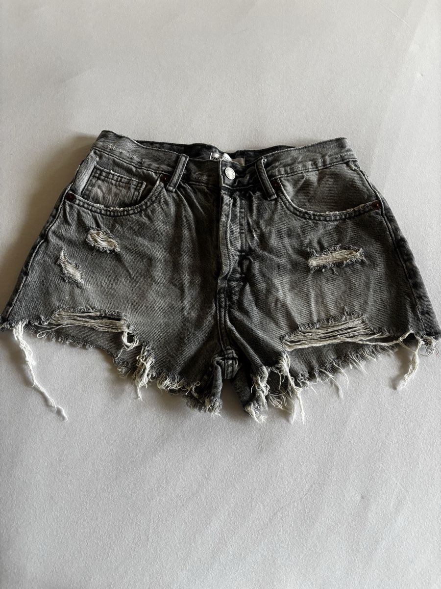 Zara Hosen: short Zara – Neu (gemäss Beschreibung) aus Vouvry von sha_rk5q