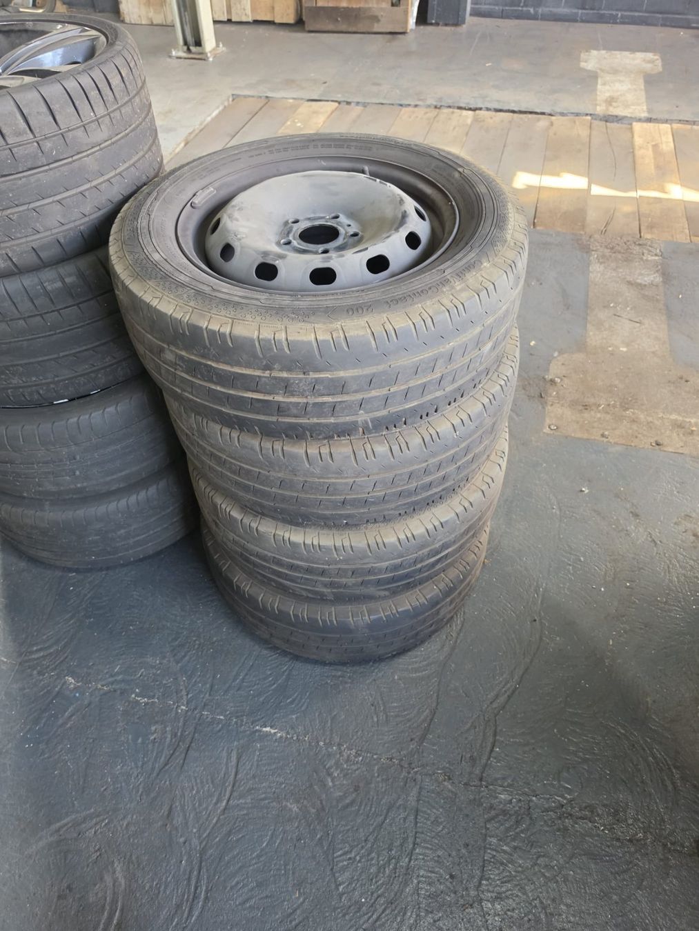 Pneumatici & Ruote complete: Komplettrad Renault Trafic – Usato da Dietwil venduto da arb_ds9t 1