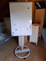 Flipchart aus Metall, fahrbar mit Rollen