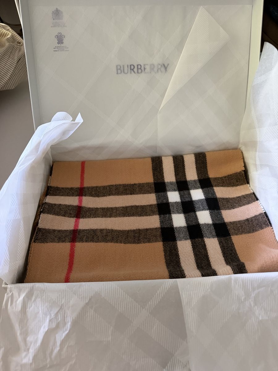 Burberry Foulard & Sciarpe: Kaschmir Schal von Burberry – Usato da Bern venduto da lar_x5sp
