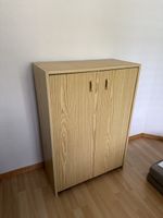 Holzschrank mit zwei Türen gebraucht