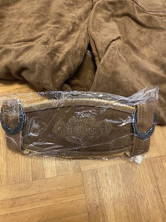 Pantaloni: Trachten Lederhosen – Usato da Dozwil venduto da Taucher88 1