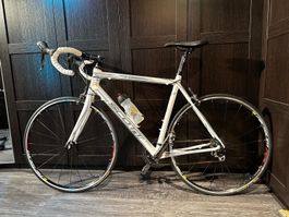Scott CR1 Team (modèle 2010), un vélo de route d'endurance r