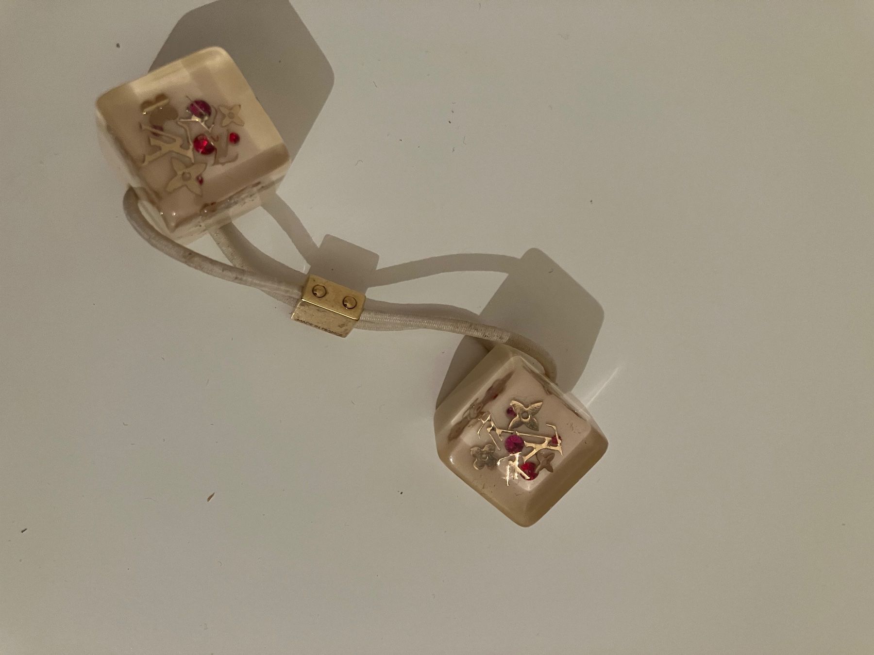 Louis Vuitton Haarschmuck: Louis Vuitton – Gebraucht aus Spreitenbach von schwarzerhase70 1