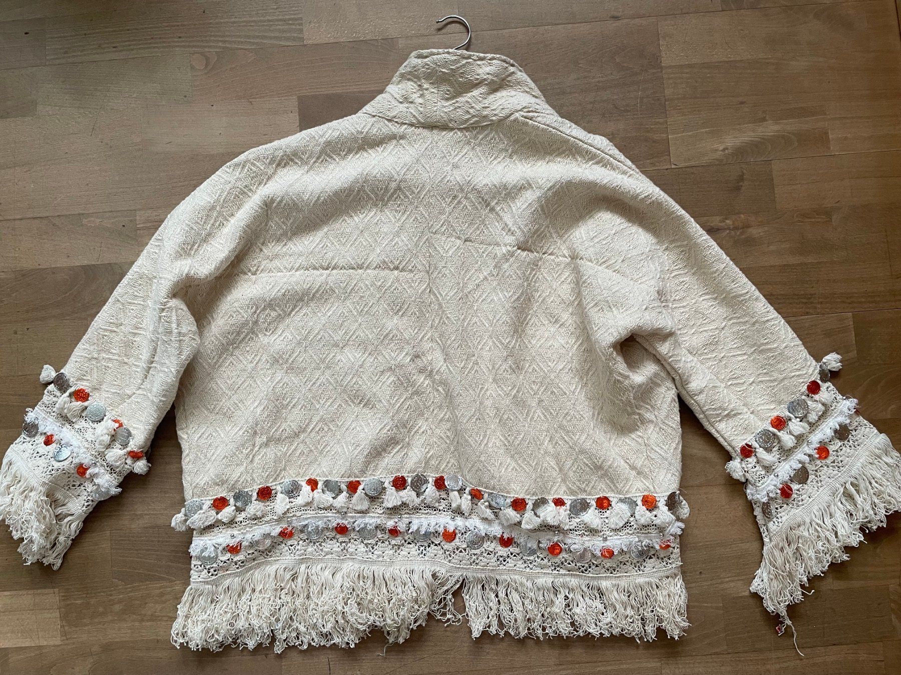 Jacken: Ethnojacke ecru, Hippiestyle, einmal getragen, Grösse 40 – Gebraucht aus Nussbaumen AG von INFATECH_Lager_01 2