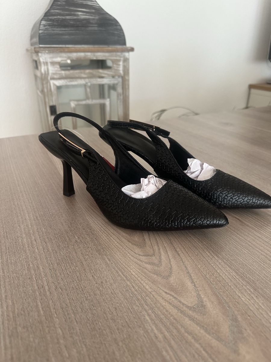 Scarpe da donna: Neue Schwarze Slingback Pumps Gr. 38 spitz – Nuovo (secondo la descrizione) da Widen venduto da Mimi11 1