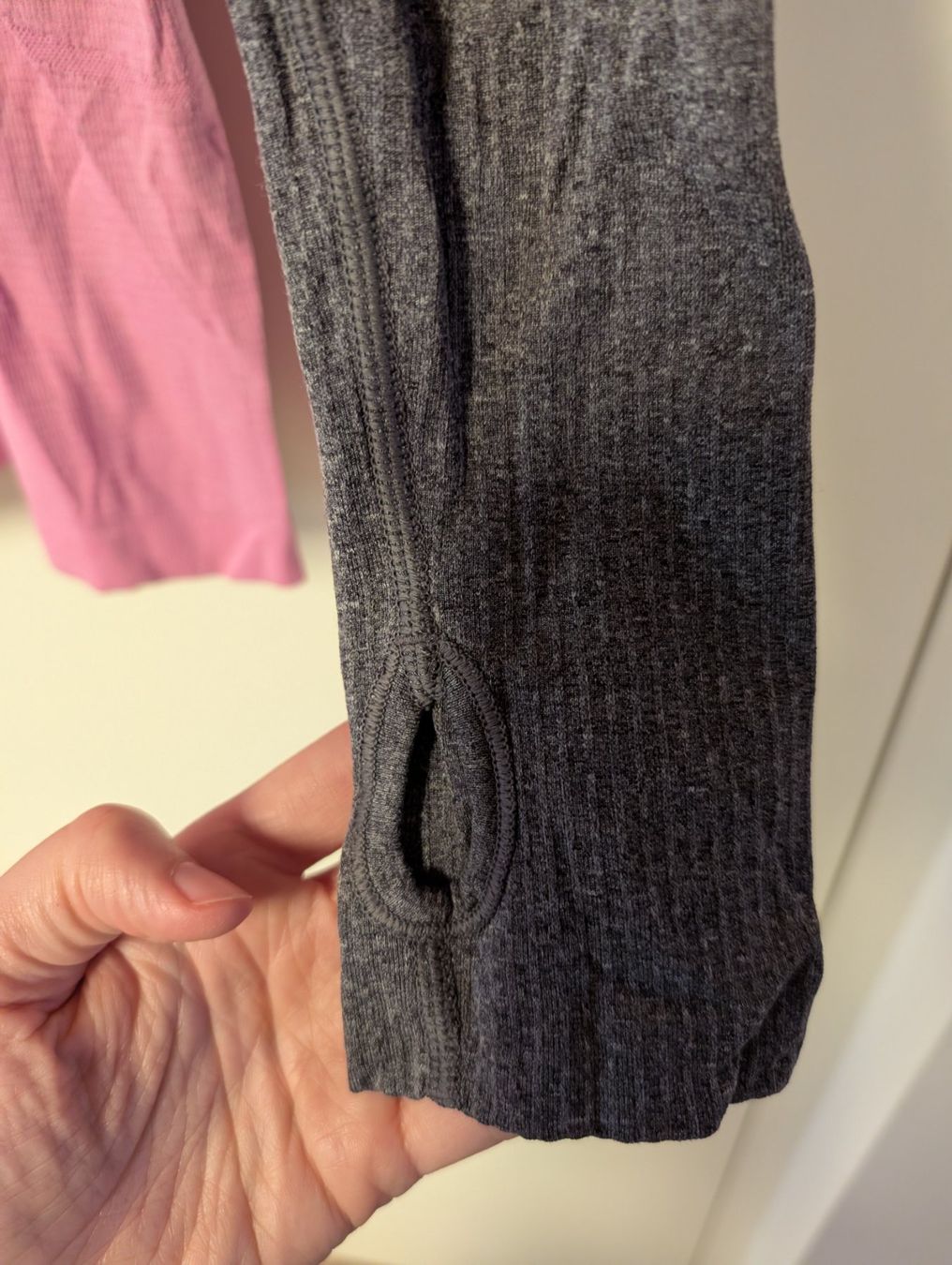 Lululemon T-shirt: lululemon long sleeve t-shirt – Usato da Zermatt venduto da msz_nb9h 1