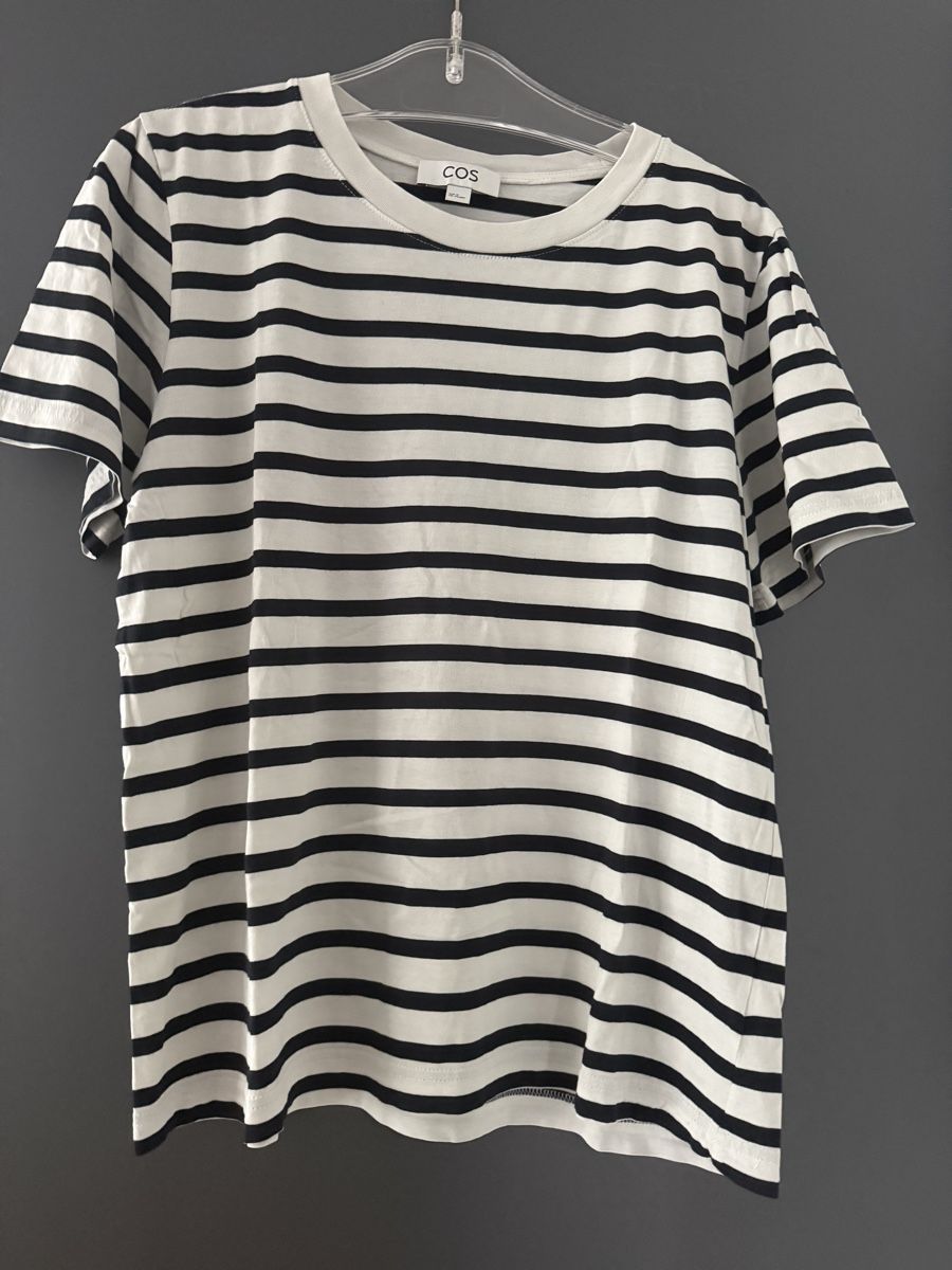 Cos T-shirt: COS T-Shirt – Usato da Buchs AG venduto da MiWeFe17