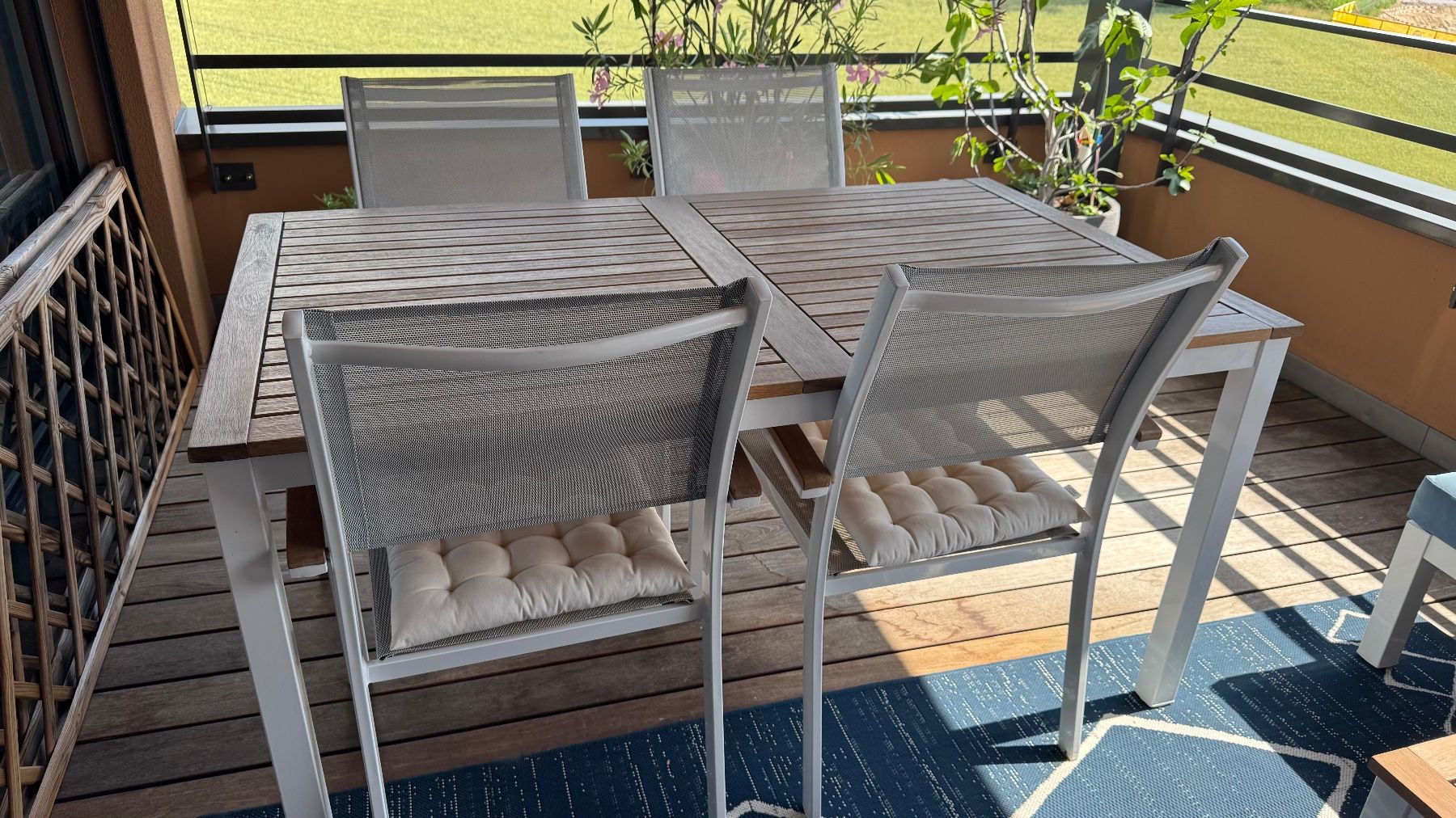 Set di tavolo e panche: Garten Lounge mit Tisch und 4 Stühlen – Usato da Baar venduto da durynda 2