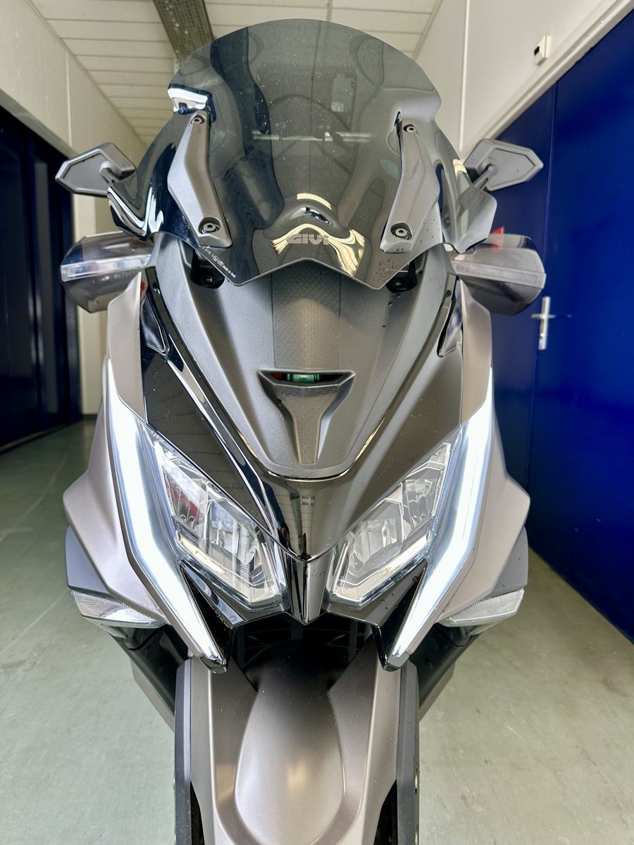 Kymco Scooter: Kymco AK550 35kw,2021-10100km – Usato da Genève venduto da Tom6 4