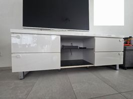 Glänzendes TV-Möbel Weiss, gebraucht, viel Stauraum! 📺✨