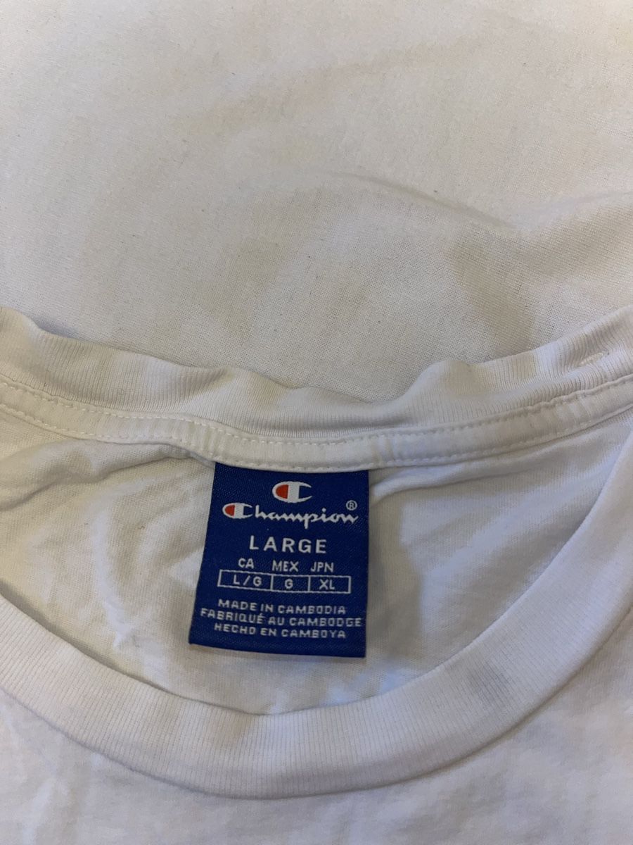 Champion T-shirt: Champion tshirt – Usato da Pully venduto da ari_78pk
