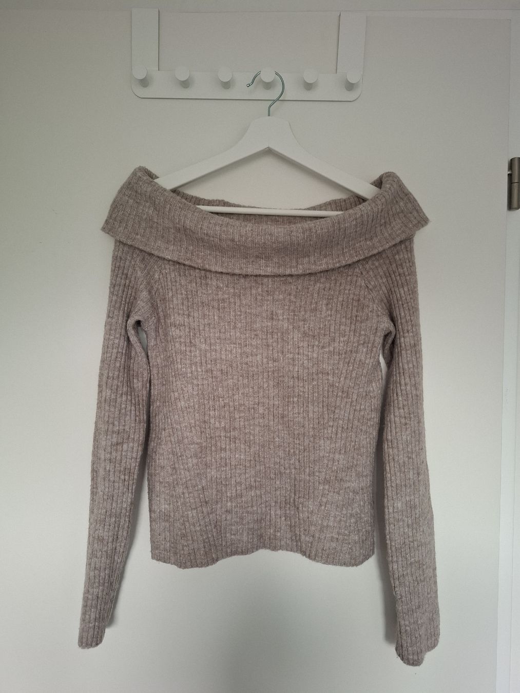 H&M Maglioni & Felpe: H&M off-shoulder Wollpullover – Nuovo (secondo la descrizione) da Dübendorf venduto da bia_j2zg