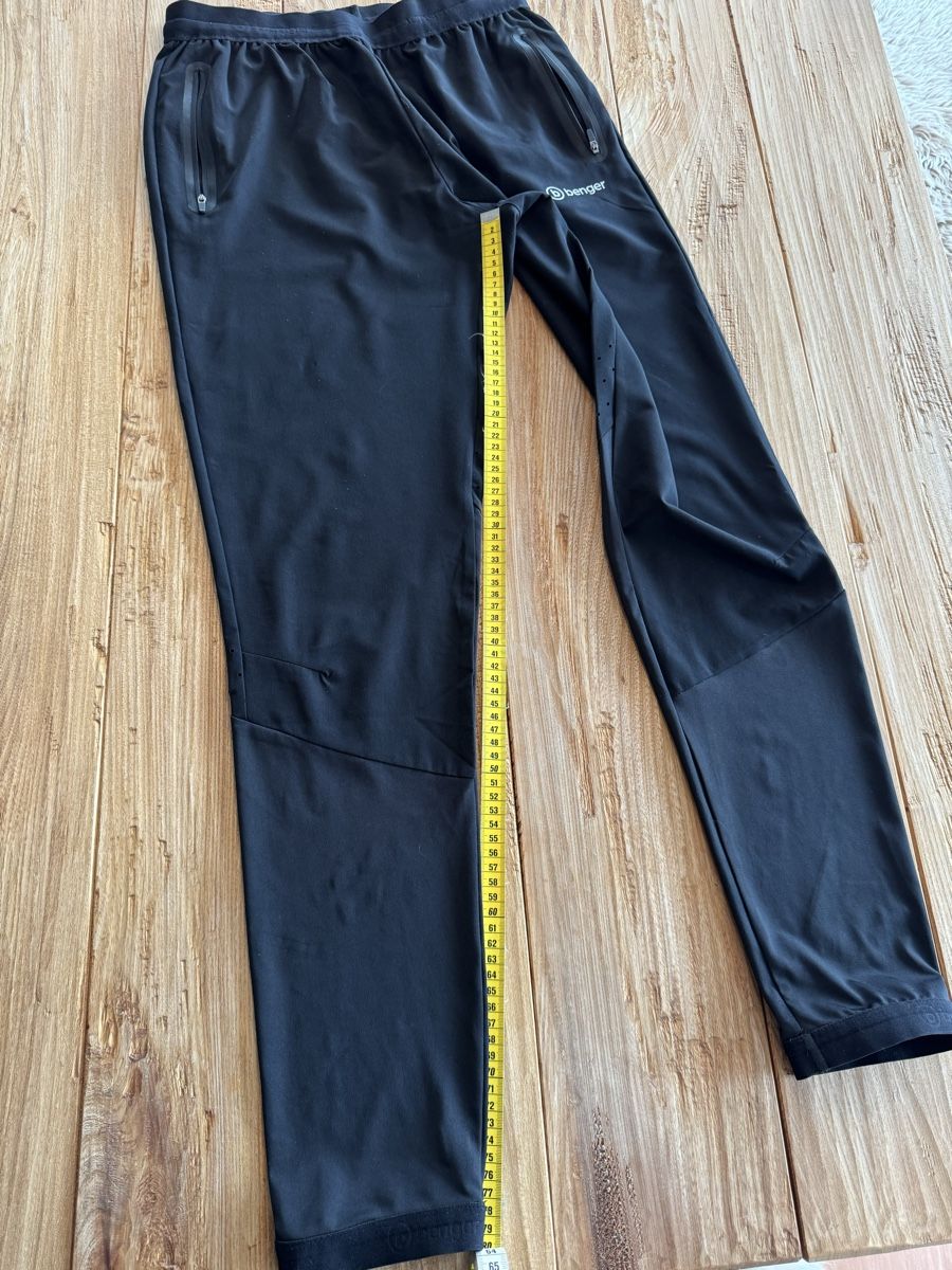 Pantaloni: Trainingshose  Grösse M Herrren – Usato da Rotkreuz venduto da TR3B 1