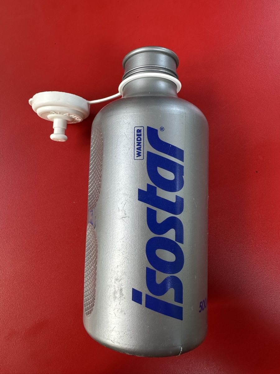Isostar Trinkflaschen & Thermosflaschen: Isostar ouldscool  500ml neu – Gebraucht aus Ueken von crxundevo8