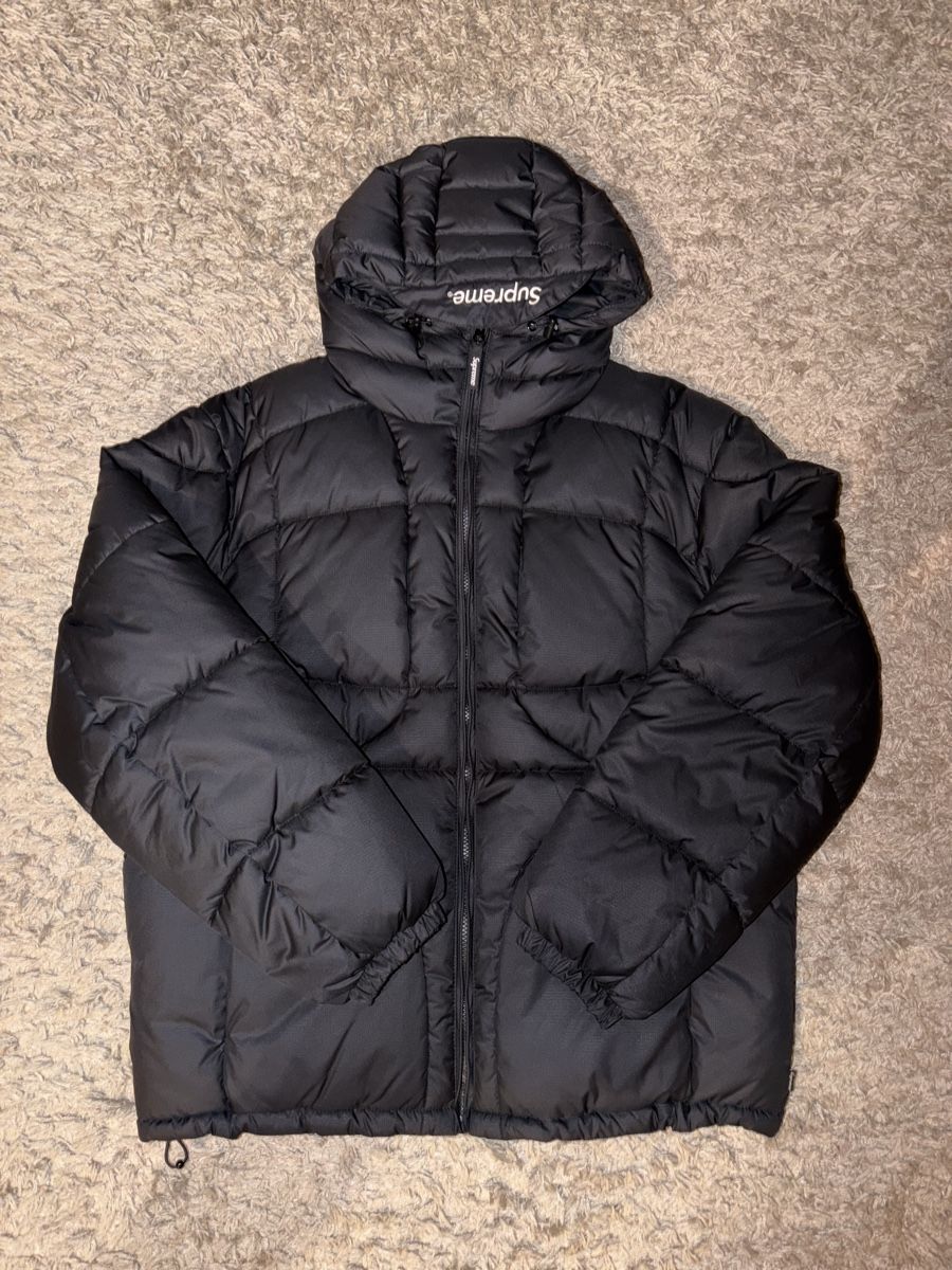 Supreme Giacche: Supreme Warp Hooded Puffy Jacket – Usato da Visperterminen venduto da lgresell