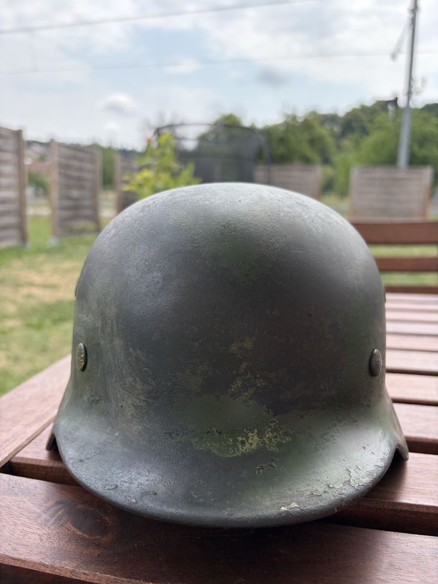Abbigliamento & accessori d'epoca: Deutscher Stahlhelm M40 / 2. Weltkrieg  – Usato da Roggwil BE venduto da TheColorsOfHistory 1