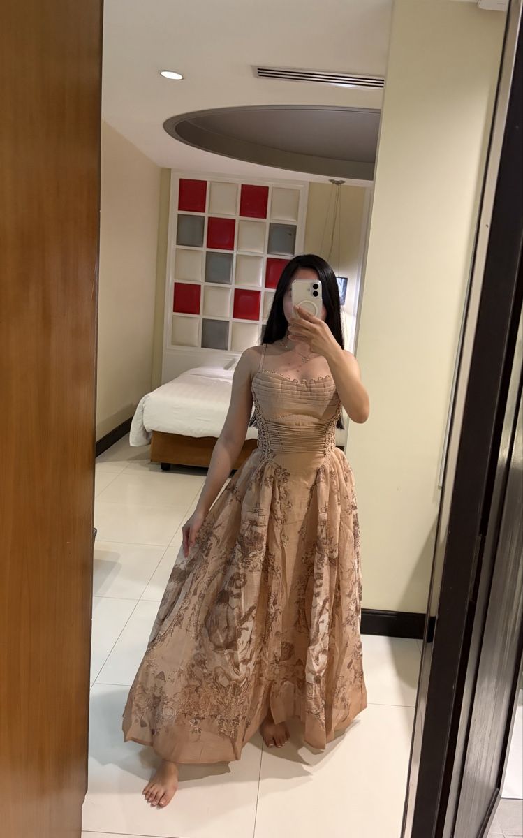 Vestiti: Elegant Midi Dress – Nuovo (secondo la descrizione) da St.Josefen venduto da lop_lh8d 5