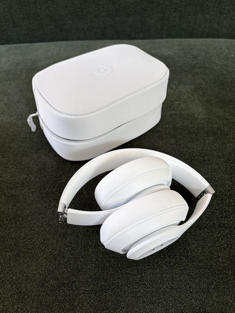 Apple Cuffie: Apple - Beats Studio Pro - Over Ear Headphones – Usato da Bremgarten b. Bern venduto da ete_petete 5