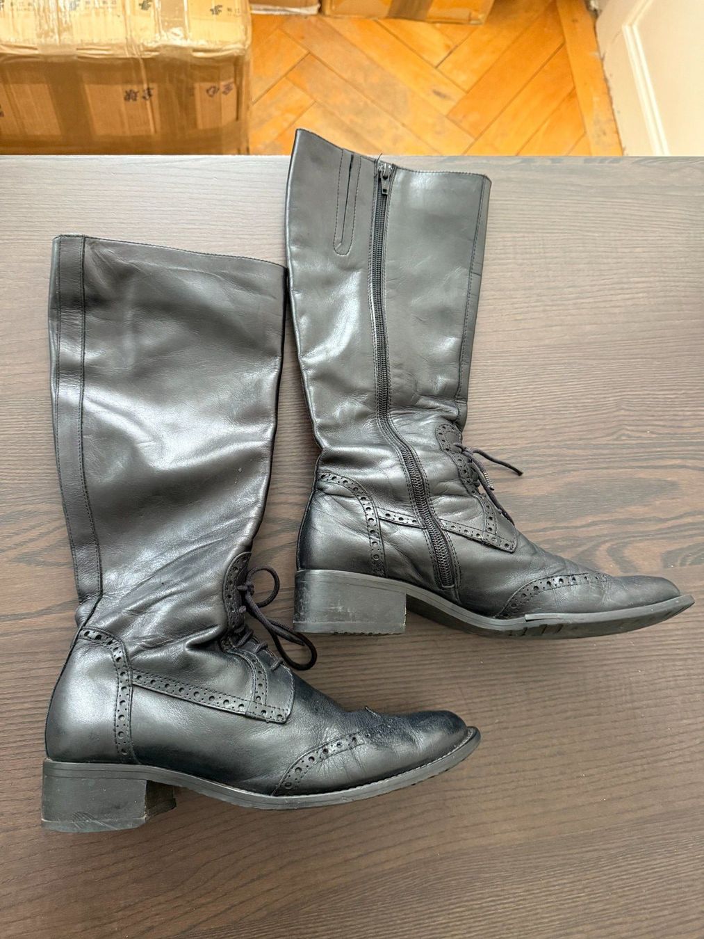 Scarpe da donna: 32. Bottes en cuir – Usato da Le Locle venduto da tchanatakoua 6